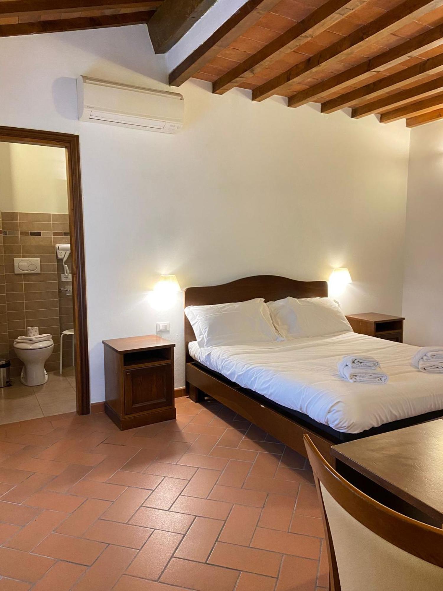 Bed and Breakfast Casale Dei Cento Acri Florencia Exterior foto