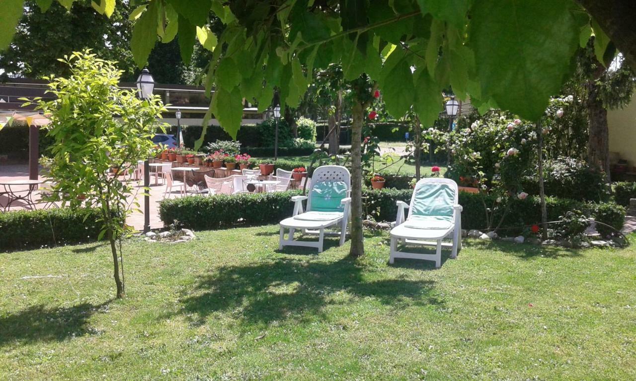 Bed and Breakfast Casale Dei Cento Acri Florencia Exterior foto
